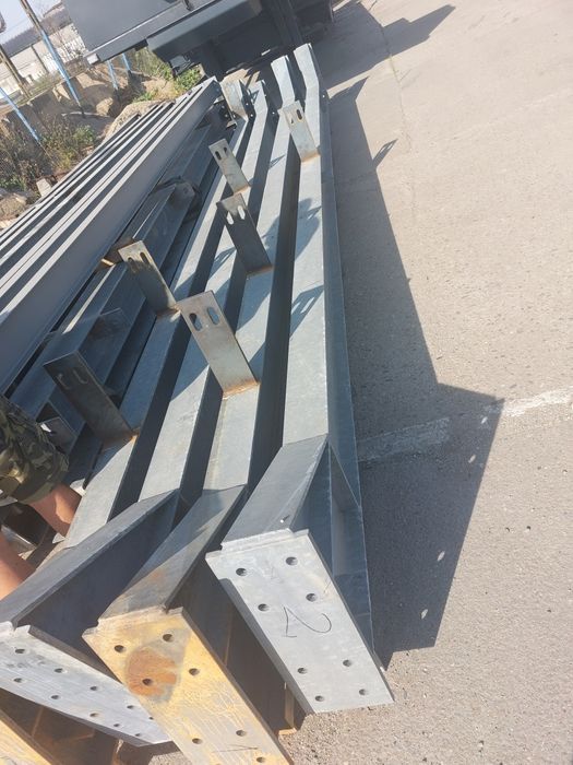 Vand hale metalice pentru comenzi  avem mai multe