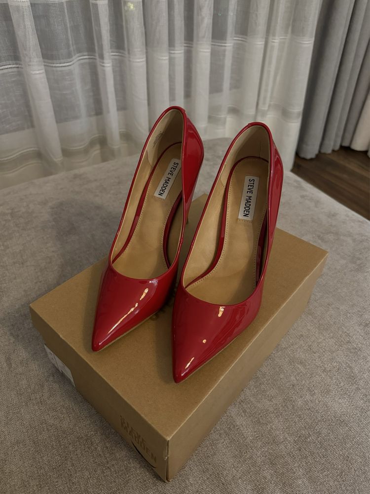 Токчета Steve Madden