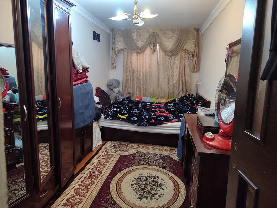 Chirchiq troitskiyda 2 xona sotiladi 1 etaj