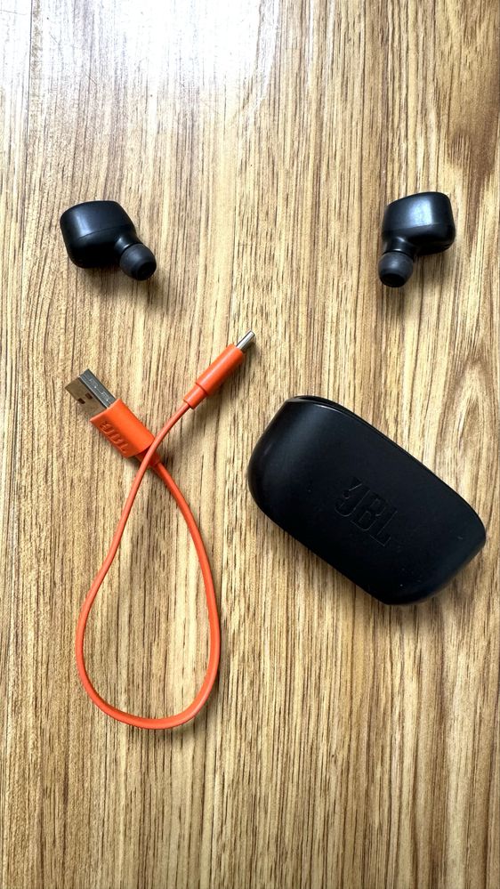 JBL 100 TWS deep bass