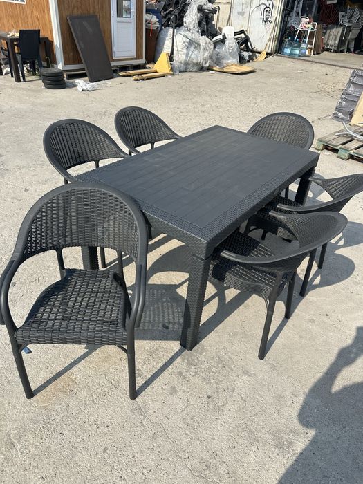 Елегантни и удобни столове