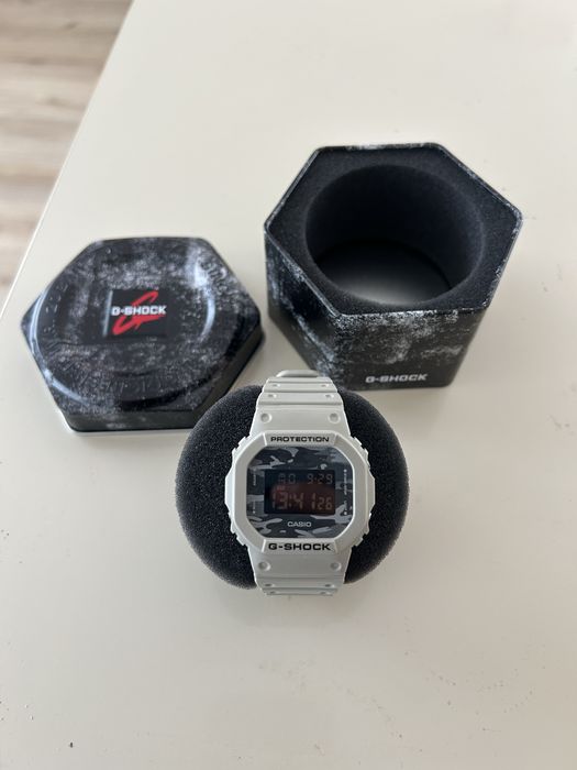 Мъжки часовник Casio G-Shock square