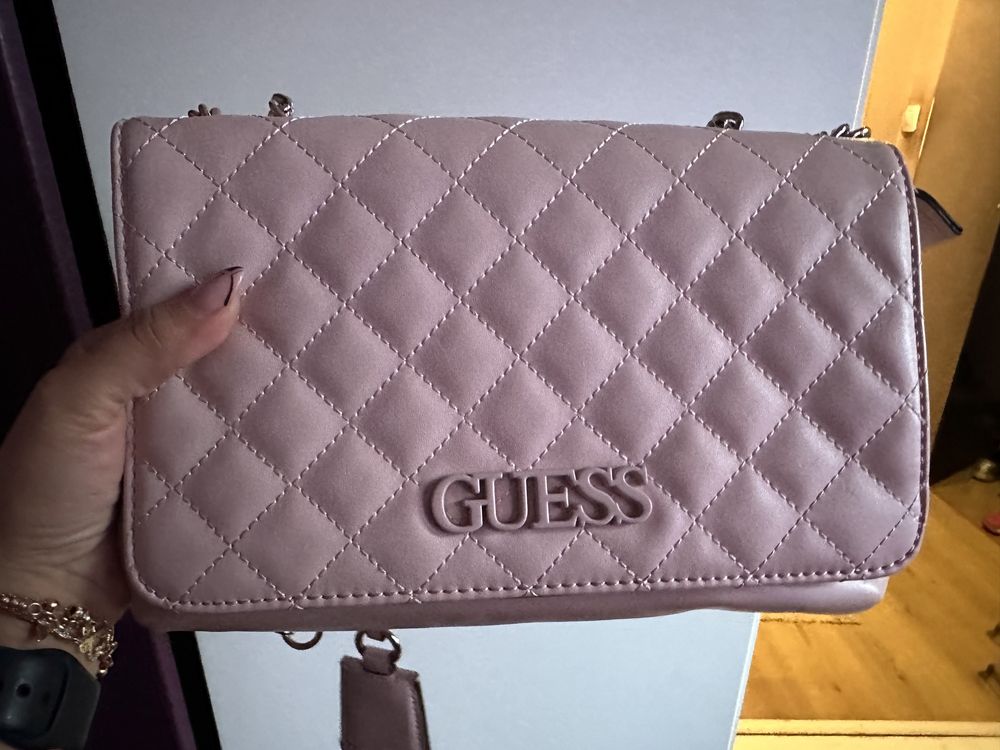 Оригинална чанта Guess