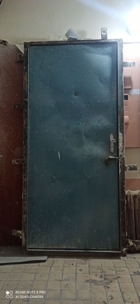 Продается металлический дверь