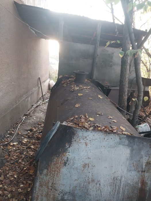 Продам бочку круглую 3 куба толстостенная квадратная бочка ворота