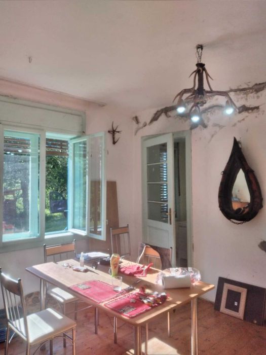 Casă 4 camere-teren 22000 mp-com. Armeniș( 26 Km de Caransebeș)