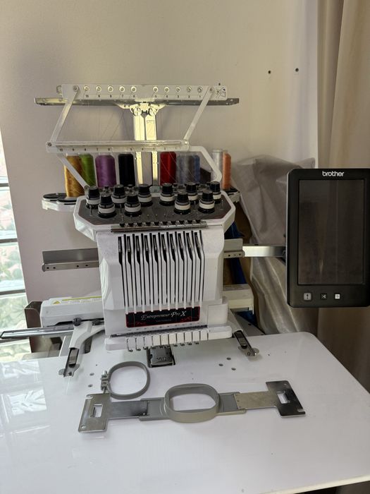 Masina de brodat Brother PR1055X, 10 ace