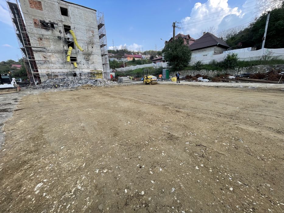 Constructii Amenajari parcari sapaturi fundatii piconari drumuri