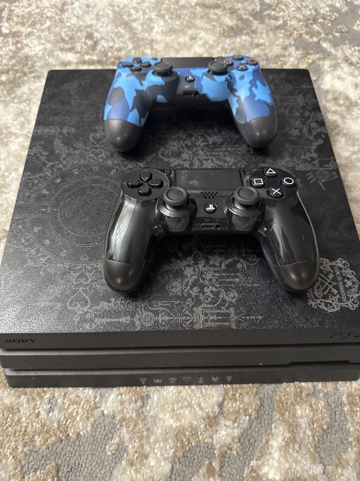 Продам PS4 Pro limited edition
