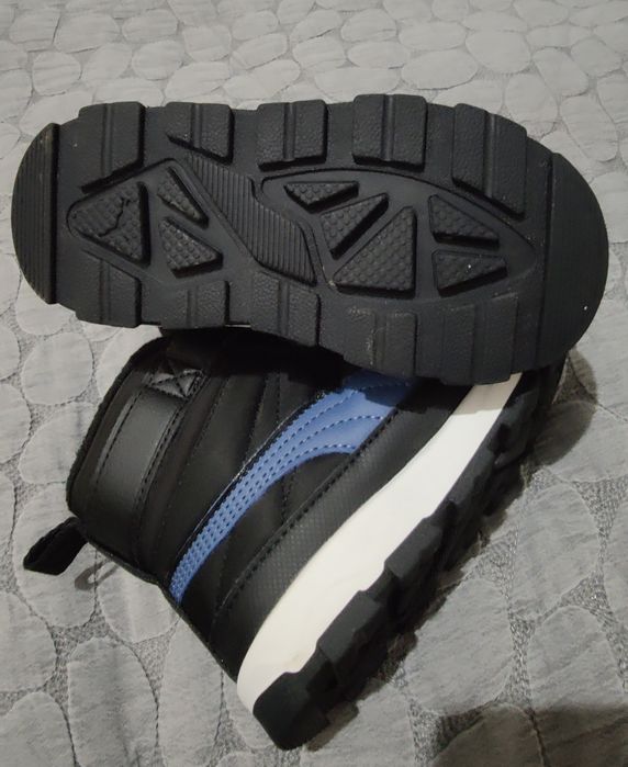 Ботуши 22, 23 и яке за момче 86