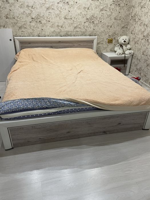 Кровать с тумбой