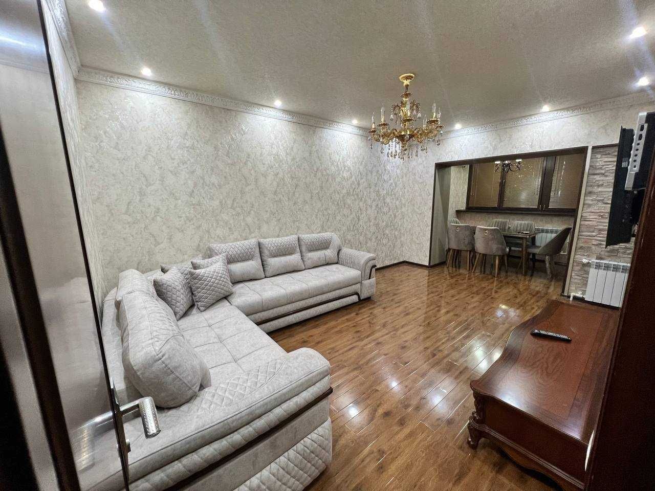СРОЧНО Продается 2 комнатная 77 серия Максим Горький метро БИЙ (НА)