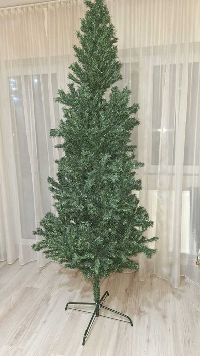 2 brazi artificiali 1,8m si 2,2m + 2 ghirlande brad 2m fiecare