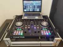 Vand Consola DJ Traktor S2 + Pupitru DJ Gravity