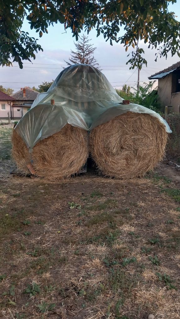 Продавам бали сено и слама