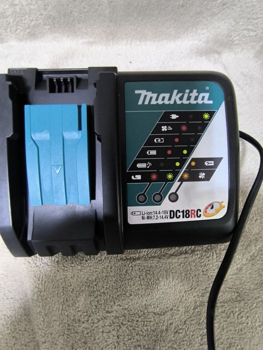 Încărcător Makita DC18RC (2022)