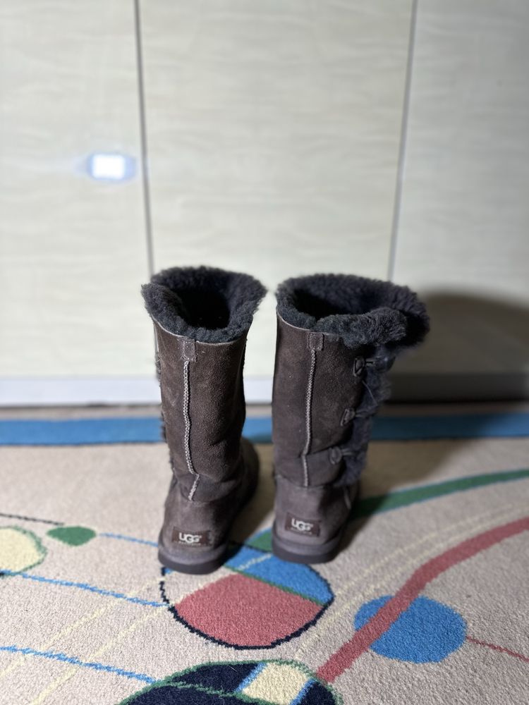 UGG Tall Button Triplet 37.emu,bear paw,moncler,nike,tommy hilfiger