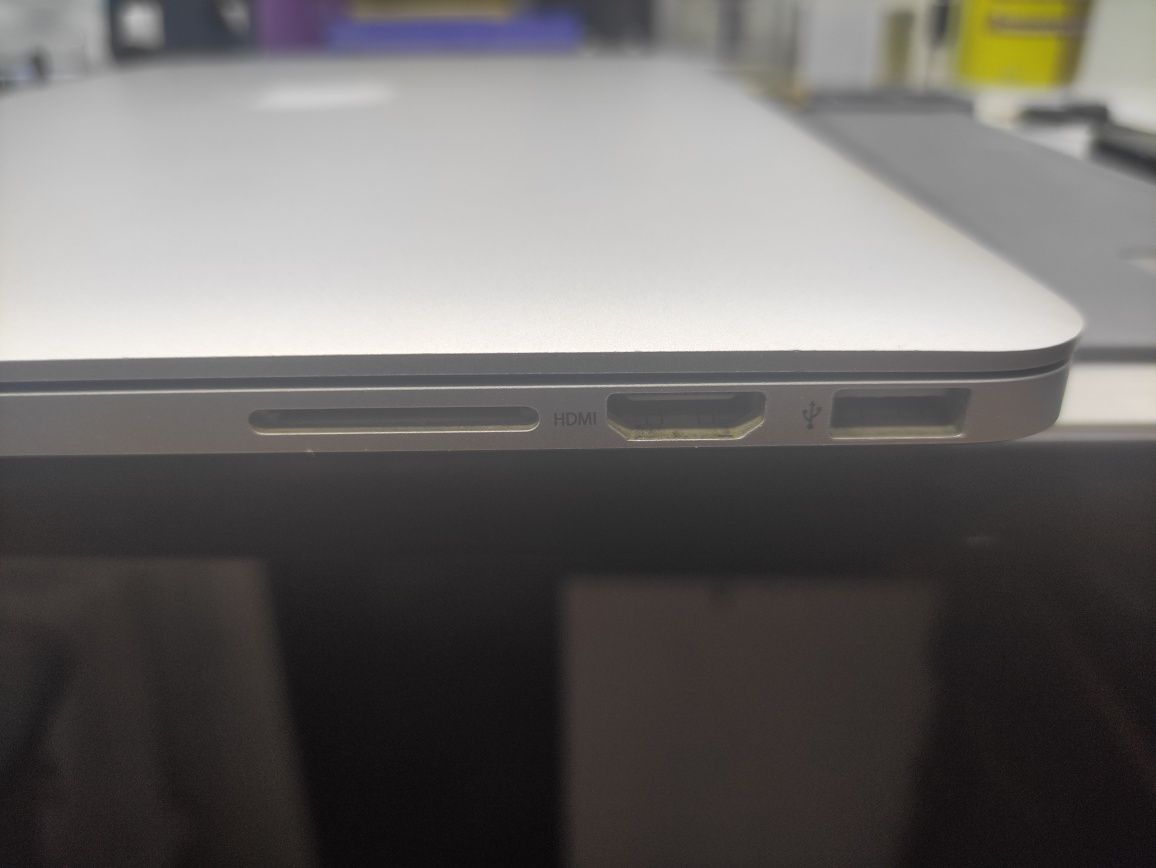 MacBook Pro sotiladi