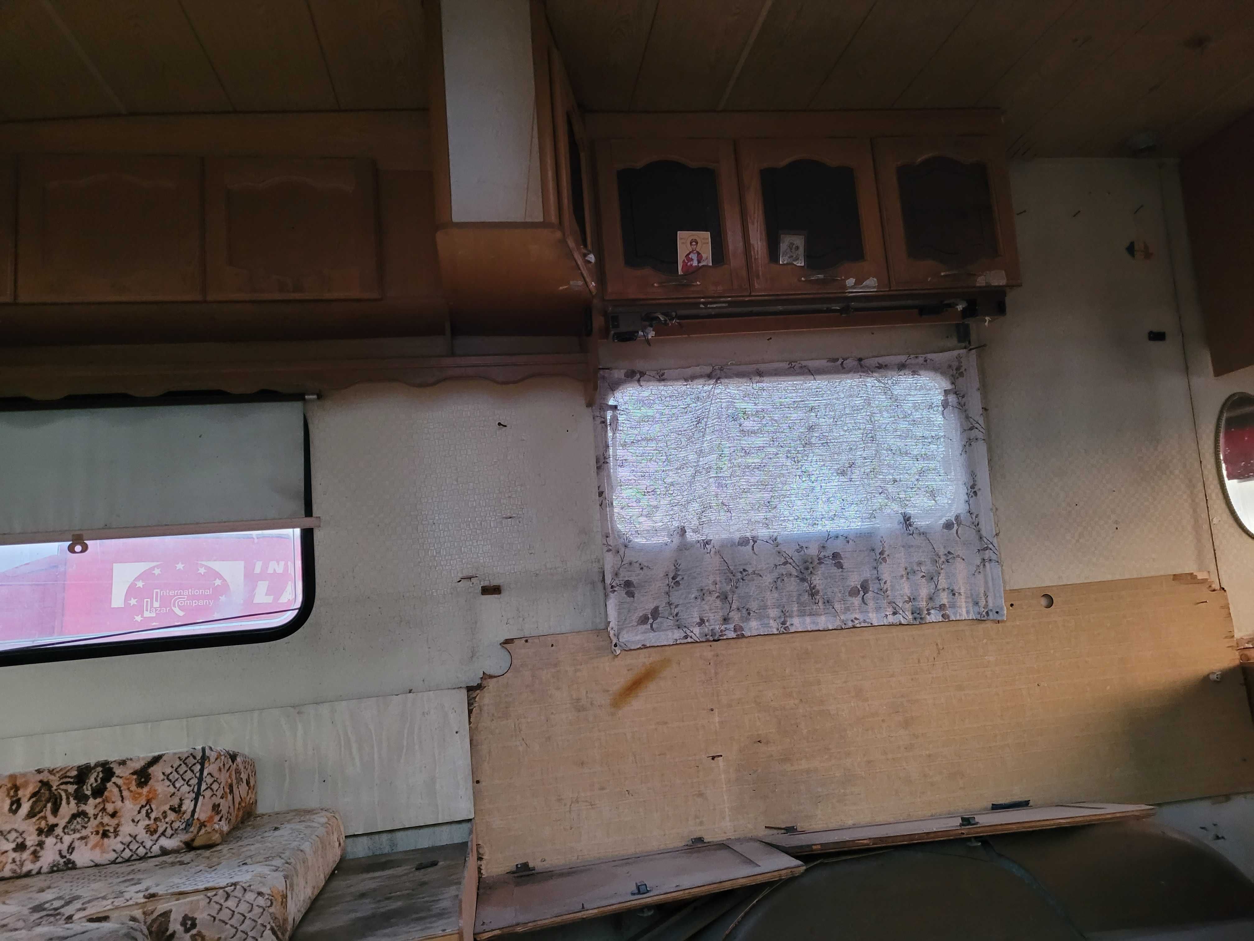 Rulota auto mare dubla dormitor fara axe si roti