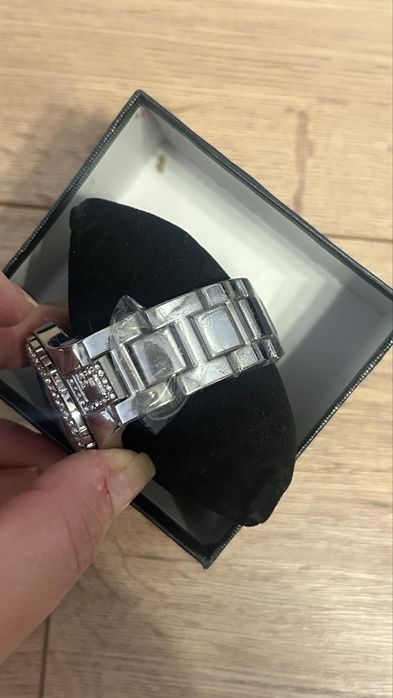 Ceas Guess dama argintiu