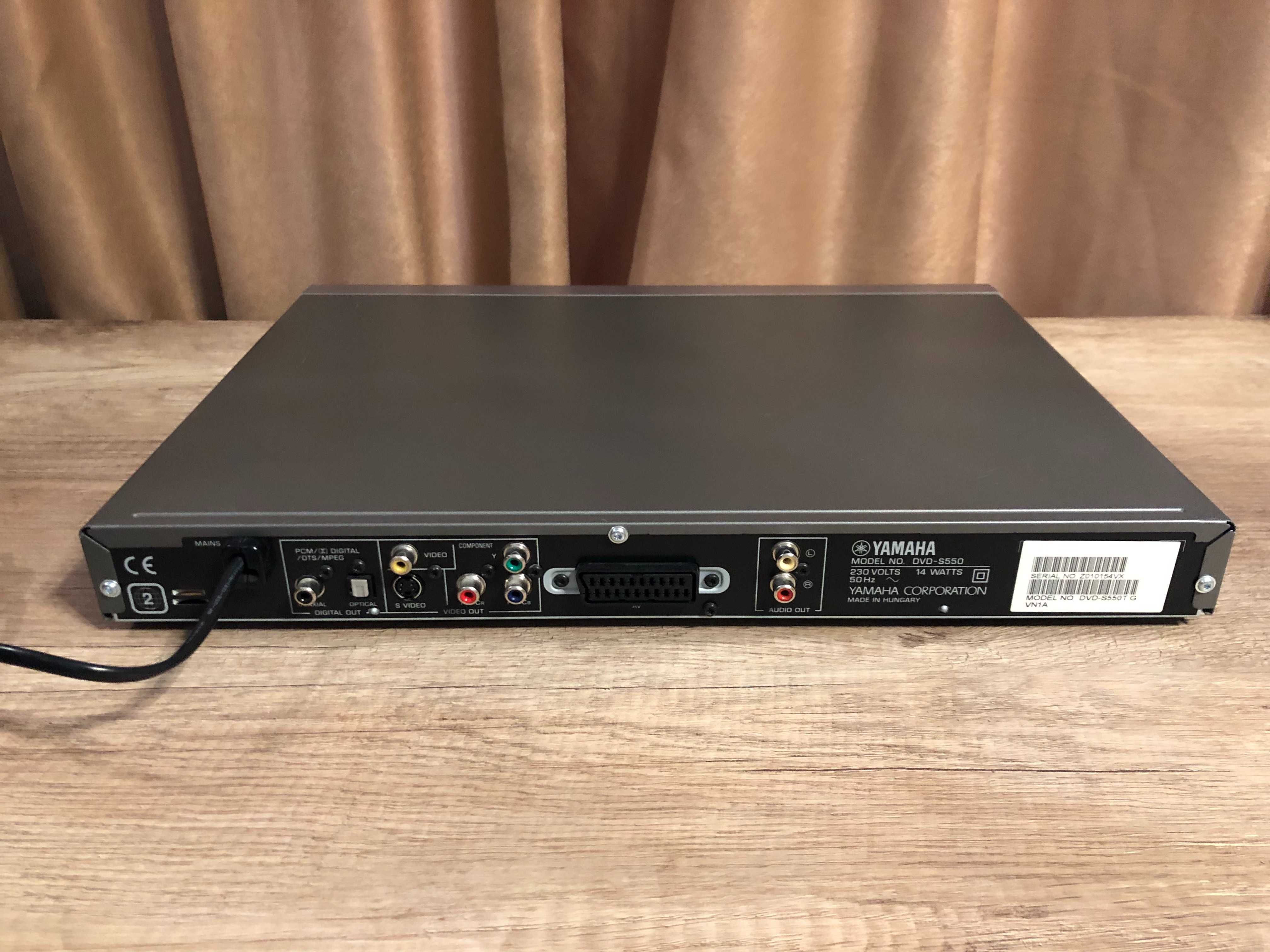 Yamaha DVD player DVD-S550, progressive scan, dolby, dts, divx