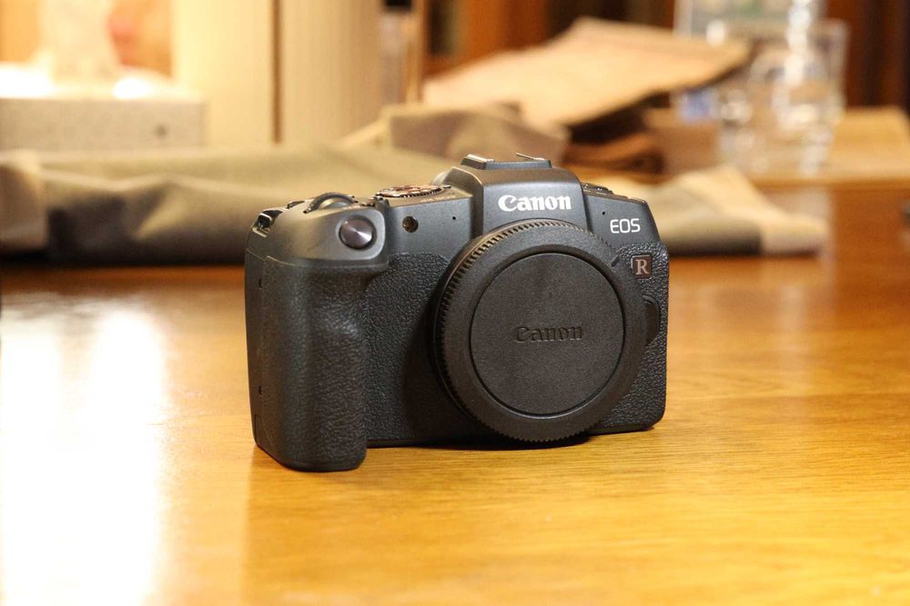 Canon EOS RP Aparat Mirrorless 26.2MP Full Frame 4K Body 2 acumulatori