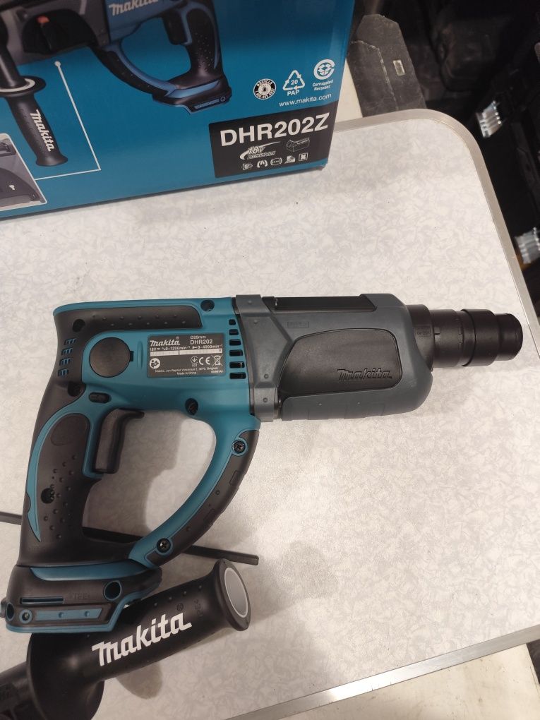 Акумулаторен перфоратор къртач Макита 18 волта Makita DHR202