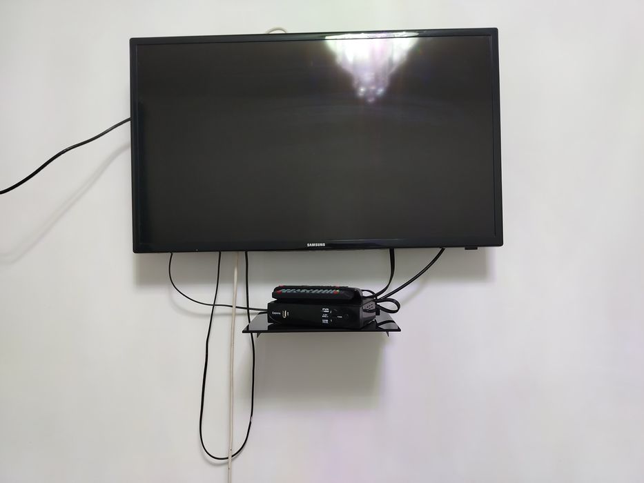 Televizor sotiladi padstavkasi qo'shib beriladi