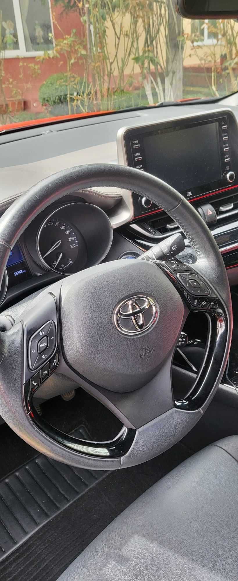 Vînd Toyota CHR - unic proprietar, stare perfecta.