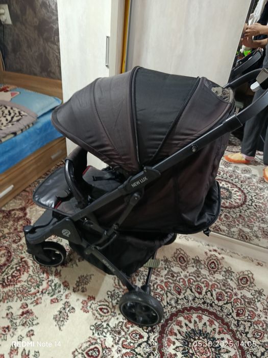 Продаётся срочно коляска чемодан в хорошем состоянии. Киргили