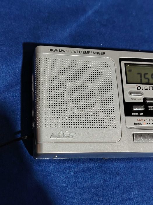 ELTA radio de buzunar portabil