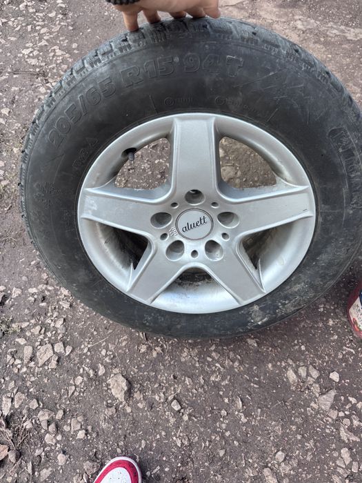 Vand jante cu tot cu cauciuc aproape noi iarna vara