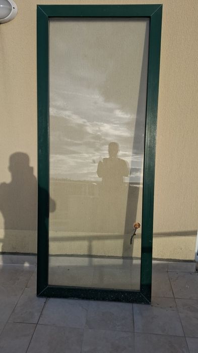 Подарявам дограма със стъклопакет