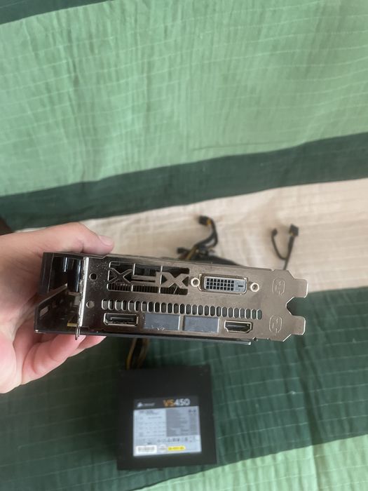 Vand Sursa vs450 si placa video xfx amd sapfire