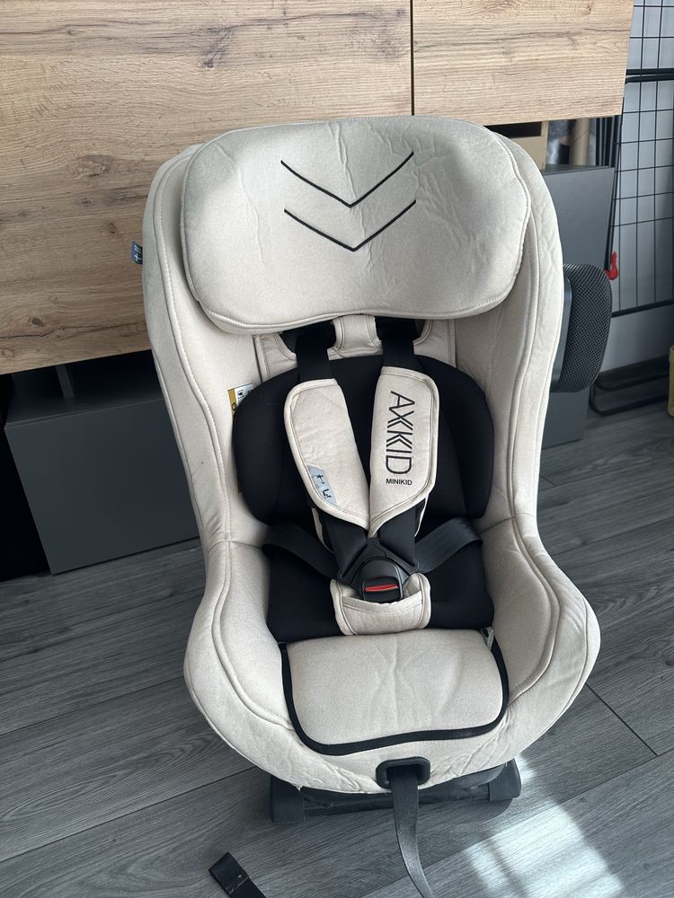 Столче за кола Axkid Minikid 4