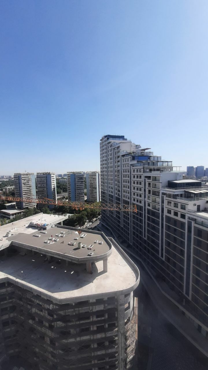 Спрочно продаётся Новостройка Акай Ситий 3+3/17/25. 234м2