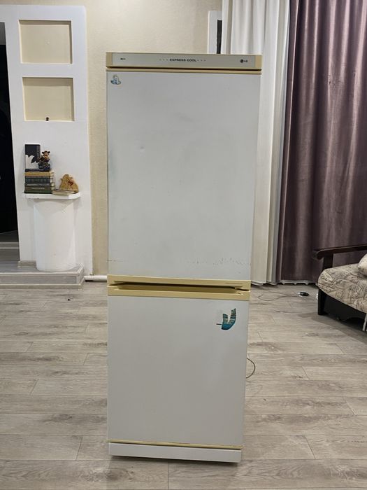 Продаеться рабочий холодильник «LG”