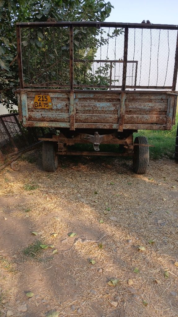 Traktor T28 pretsepi bilan