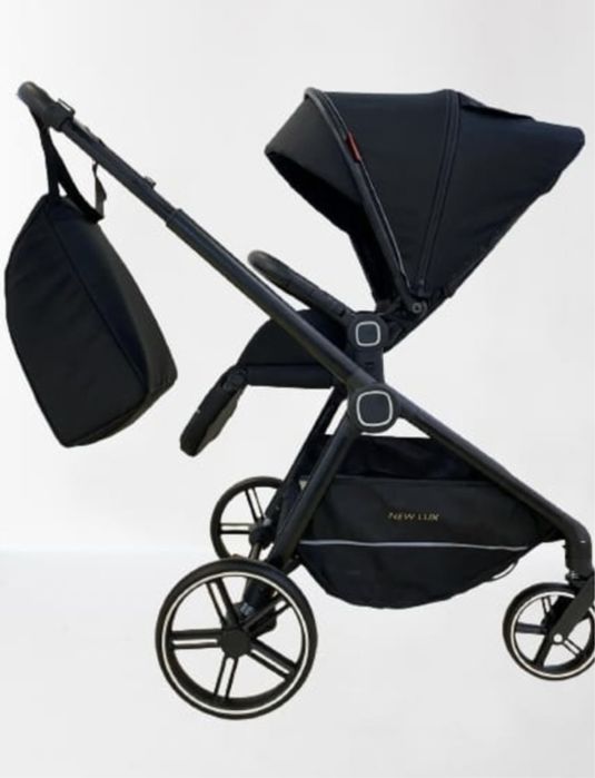 Черная удобная Коляска почти НОВАЯ