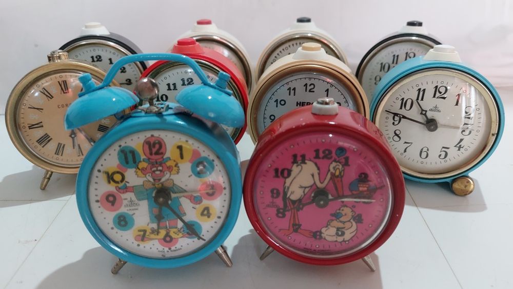 ceas de masă Aradora