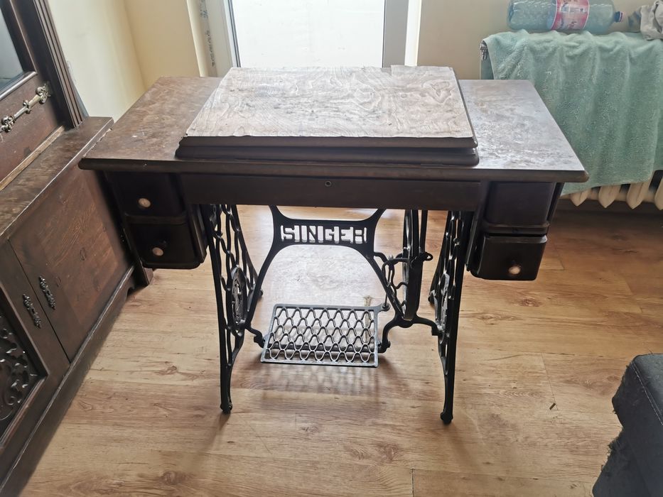 Mașina de cusut Singer Manufacturing