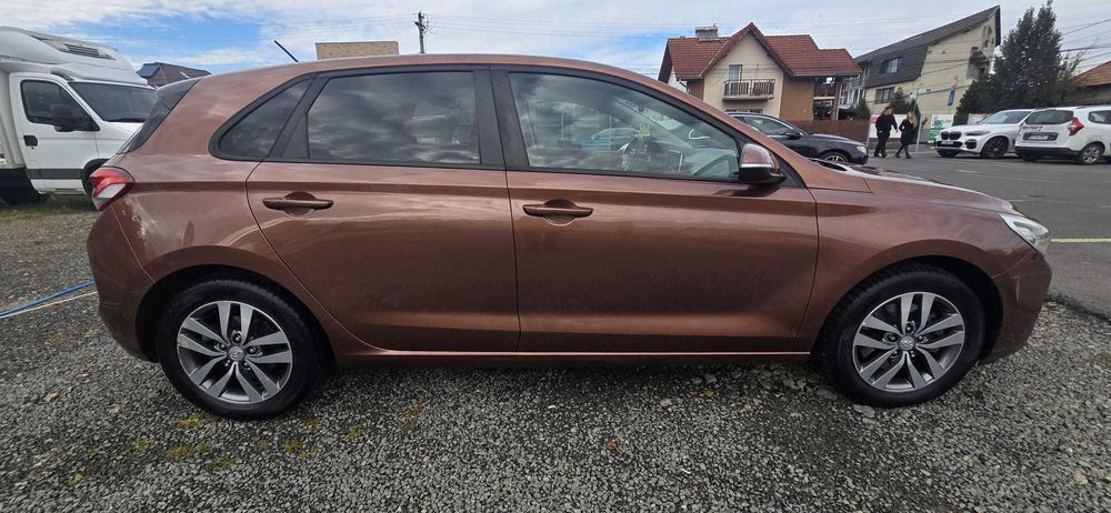 Hyundai i30 1.0 TGDI 2017 49000km prim proprietar