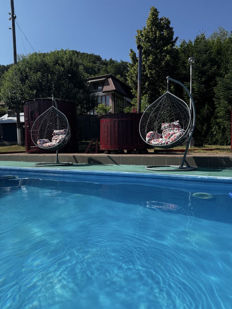 Cabana/pensiune cu terasa, piscina, ciubar, sauna de inchiriat
