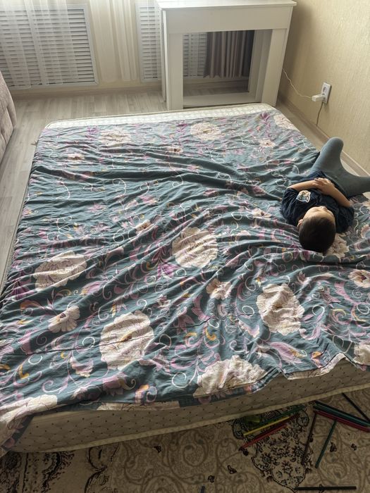 Продам матрац 2*1.60 в в хорошем состоянии чистый