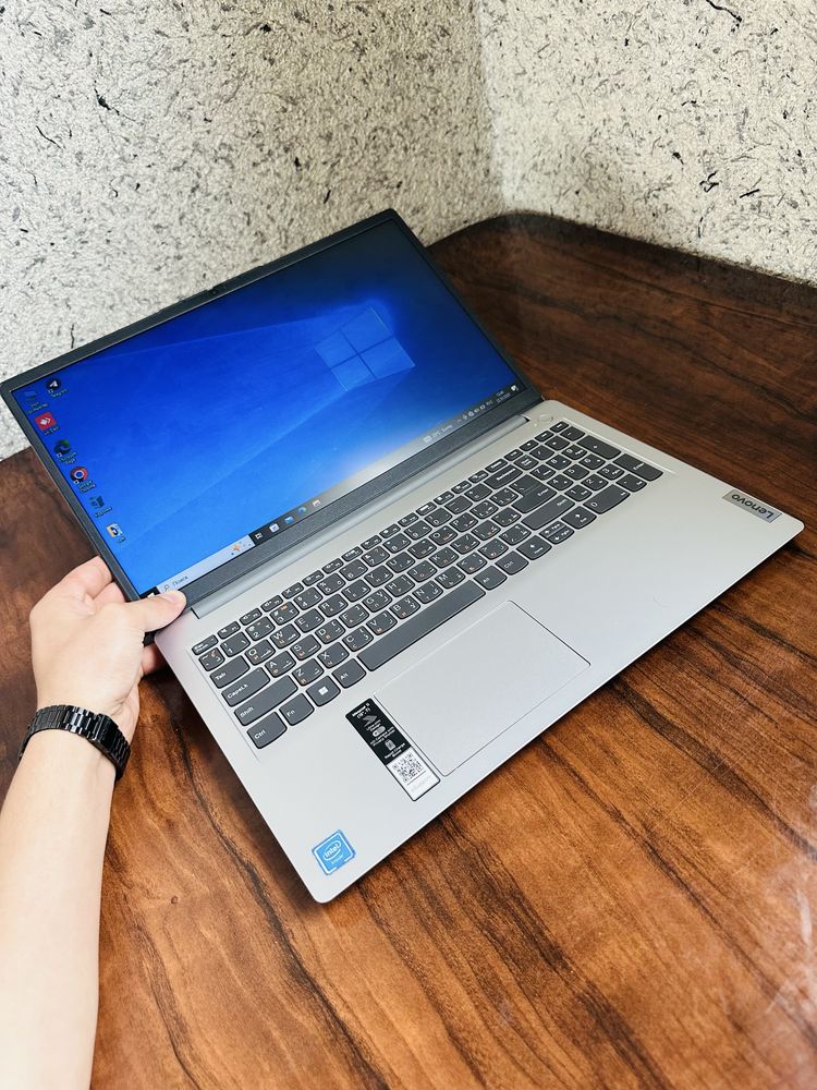 Lenovo 4020 holati ideal kam ishlagan