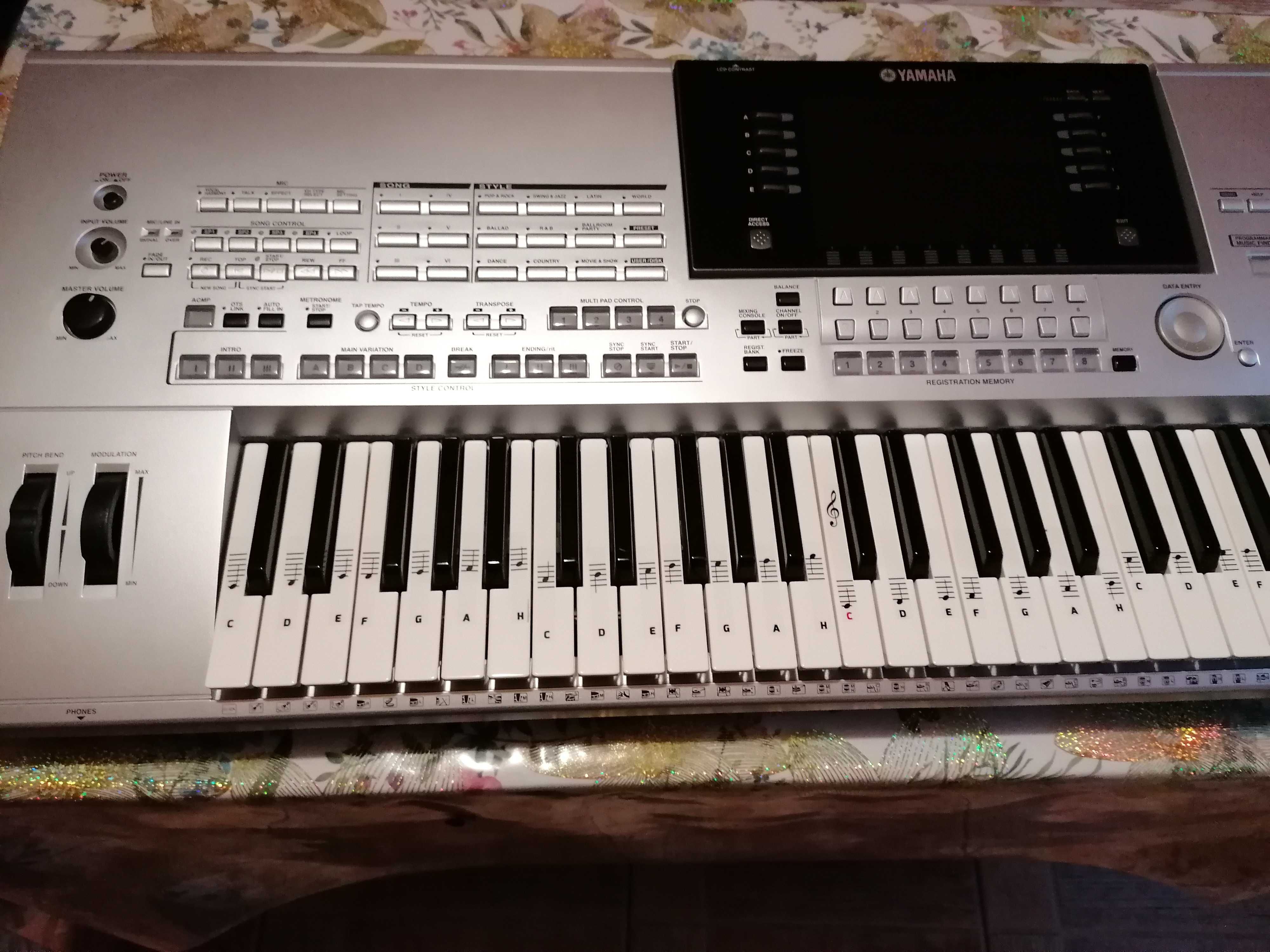 Vand orga Yamaha Tyros 1