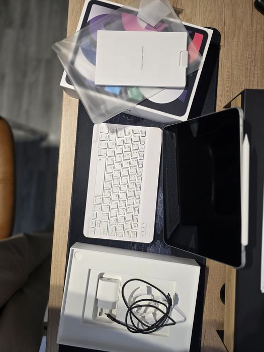 Vând Ipad air 4 10.9 inch 64 Gb