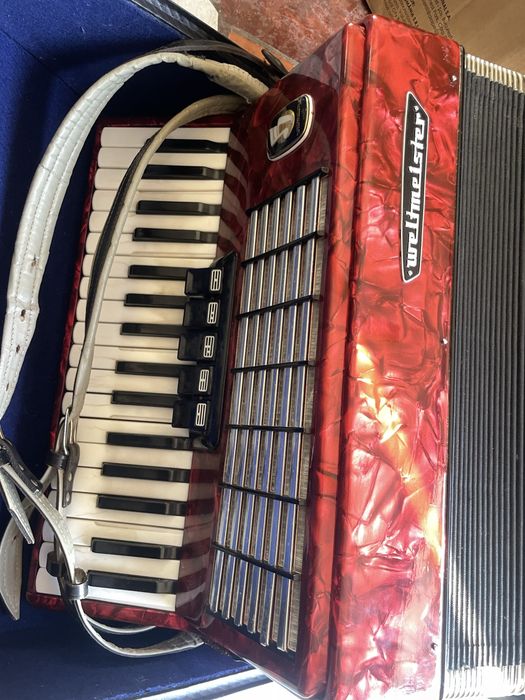 Super oferta Vand acordeon nemtesc weltmeister stella 80 basi