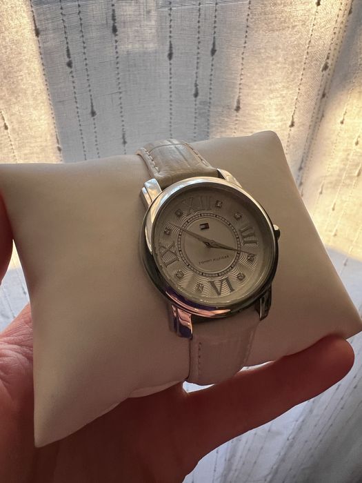 Ceas dama Tomy Hilfiger piele si swarovski