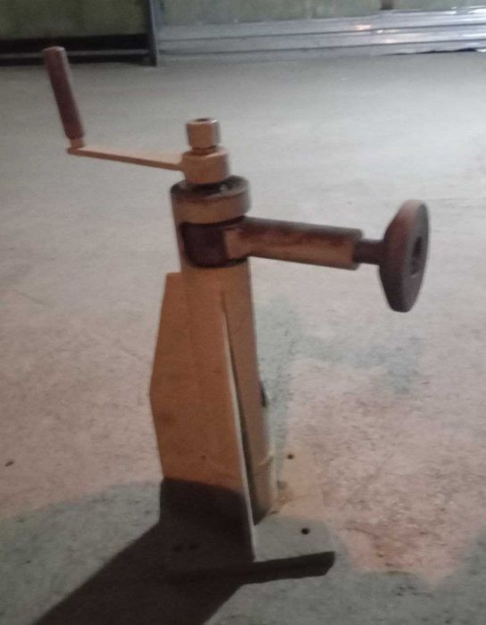 Зажимы железные. Барашковые. Комплект.